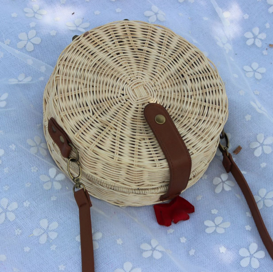 Round rattan bag