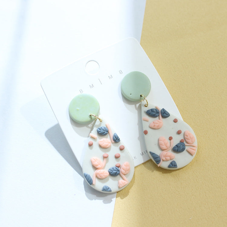 Retro Temperament Three-dimensional Flower Clay Clay Stud Earrings