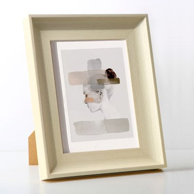 Wall-mounted 16K Retro Photo Frame Set-up