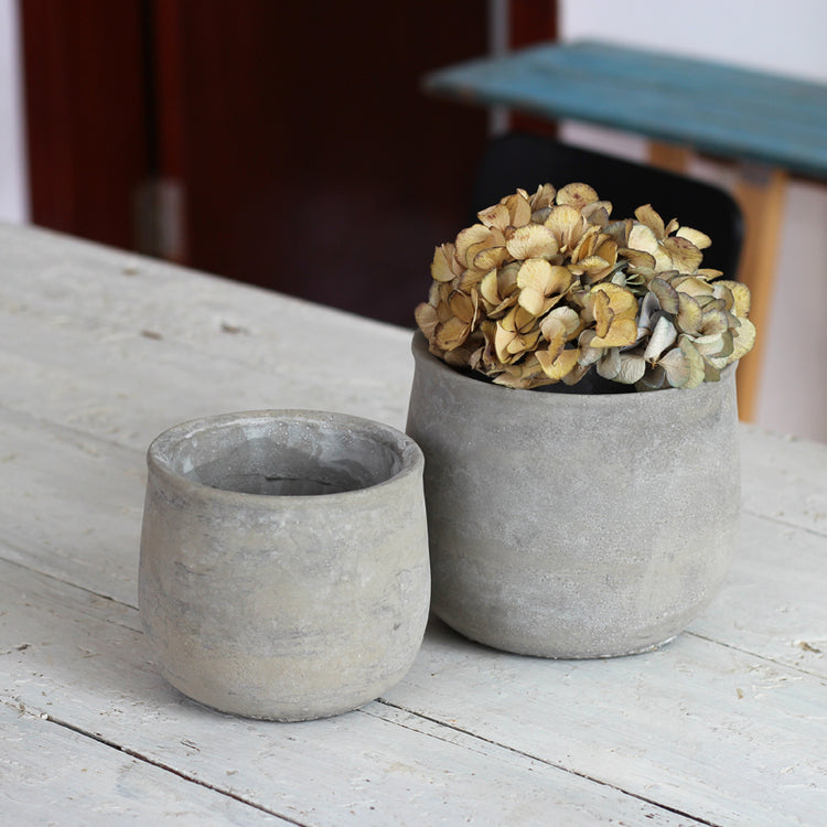 Simple and creative green planter