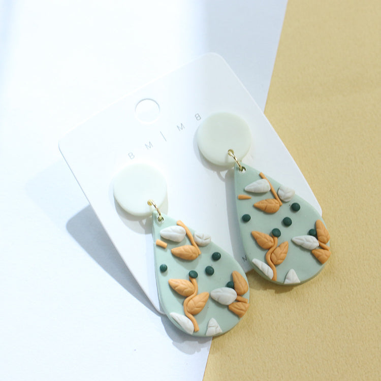 Retro Temperament Three-dimensional Flower Clay Clay Stud Earrings