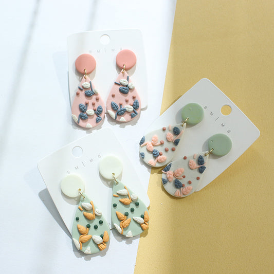 Retro Temperament Three-dimensional Flower Clay Clay Stud Earrings