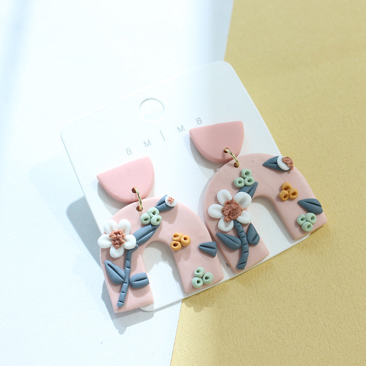 Retro Temperament Three-dimensional Flower Clay Clay Stud Earrings