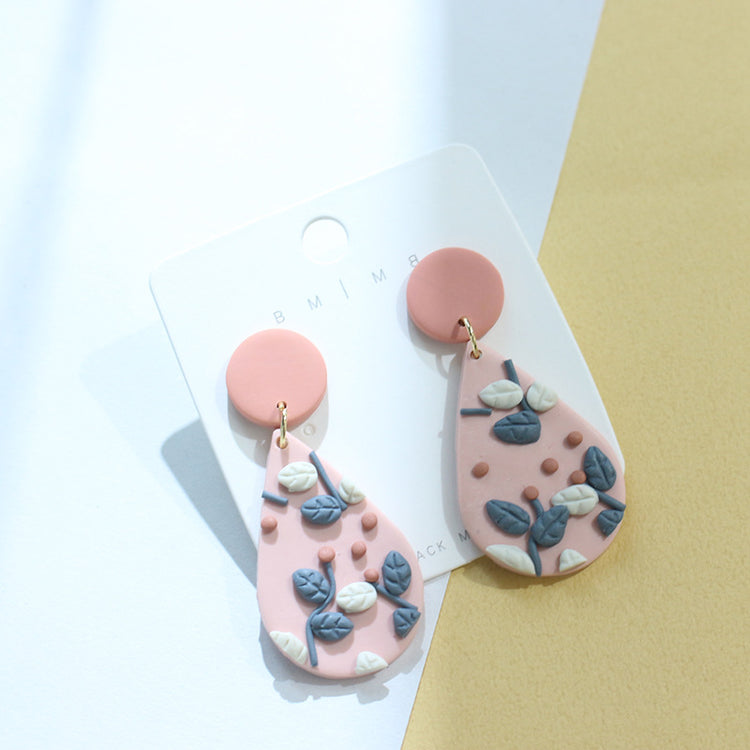 Retro Temperament Three-dimensional Flower Clay Clay Stud Earrings