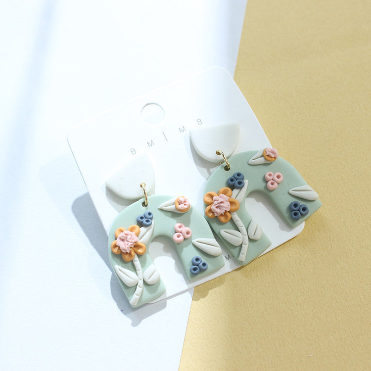 Retro Temperament Three-dimensional Flower Clay Clay Stud Earrings